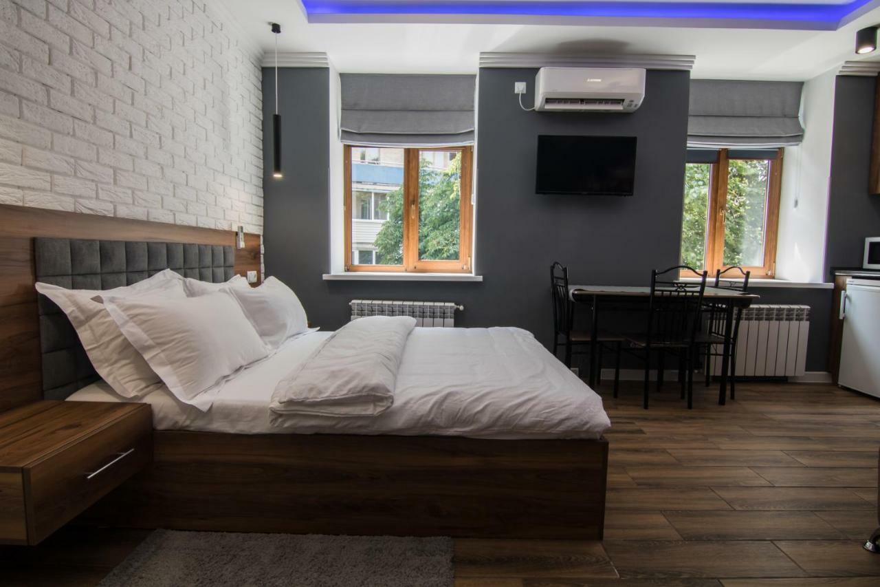 Lux Apartment Near Arena City Kiev Eksteriør billede